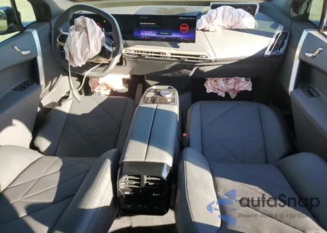 2025 BMW Ix xDrive50 из США, поврежденный, VIN WB523CF02SCT46332